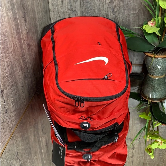 ❤️ Nike Brasilia 30L Backpack red/black/white - Picture 6 of 8